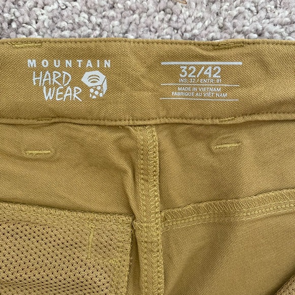 Never worn men’s hiking pants. Great for any outdoor activity! - Picture 8 of 9